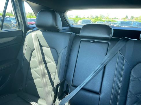 Used 2025 Volkswagen Atlas Cross Sport SE image 41