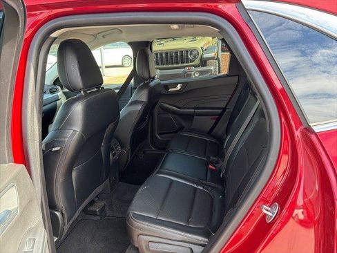 Used 2023 Ford Escape Platinum image 10