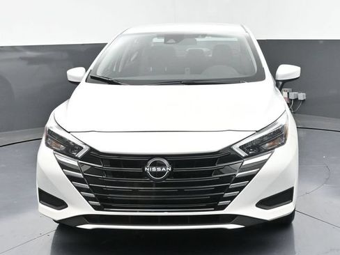 New 2025 Nissan Versa SV w/ Trunk Package FWD image 39