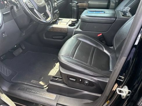 Used 2021 GMC Sierra 1500 Denali w/ Denali Ultimate Package AWD/4WD image 17