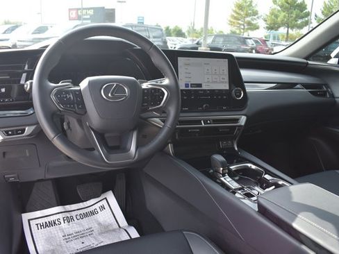 Used 2024 Lexus RX 350 FWD w/ Technology Package image 18