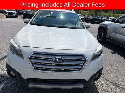 Used 2017 Subaru Outback 2.5i Limited AWD/4WD image 3