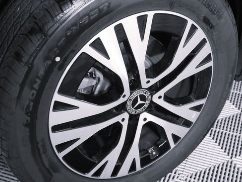 Certified 2025 Mercedes-Benz GLB 250 4MATIC image 7