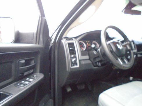 Used 2017 RAM 2500 Tradesman w/ Chrome Appearance Group image 23