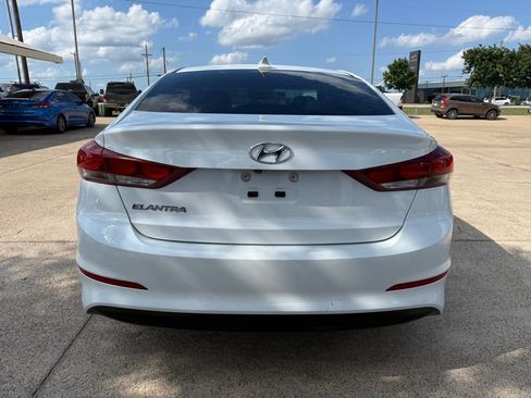 Used 2018 Hyundai Elantra Value Edition FWD image 43