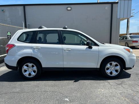 Used 2014 Subaru Forester 2.5i w/ Popular Package #1 AWD/4WD image 4