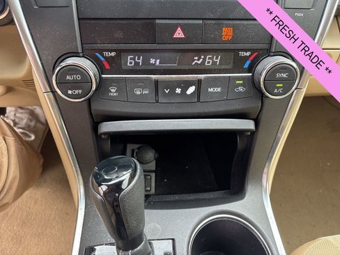 Used 2016 Toyota Camry LE image 12