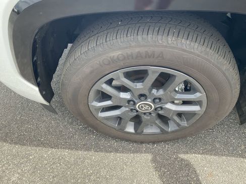 Used 2024 Toyota Sequoia Platinum image 10