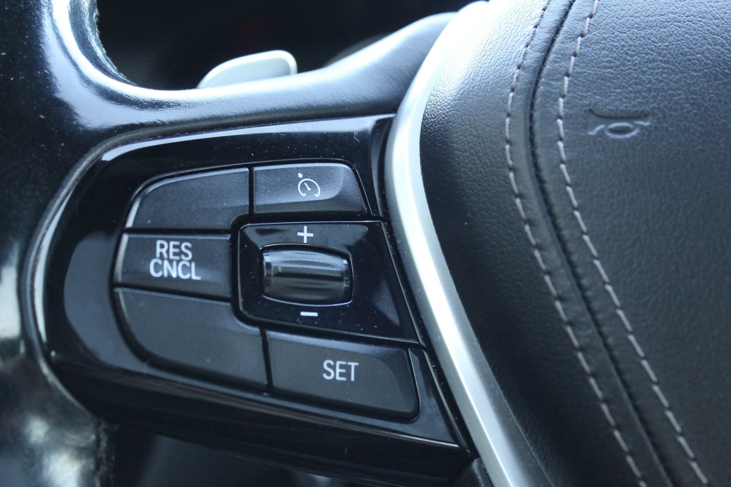 Used 2019 BMW 530e xDrive AWD/4WD image 26