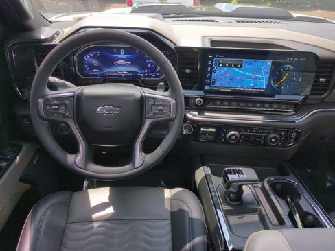 Used 2025 Chevrolet Silverado 1500 ZR2 w/ Technology Package AWD/4WD image 29