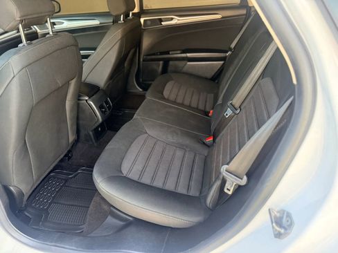 Used 2020 Ford Fusion SE image 12