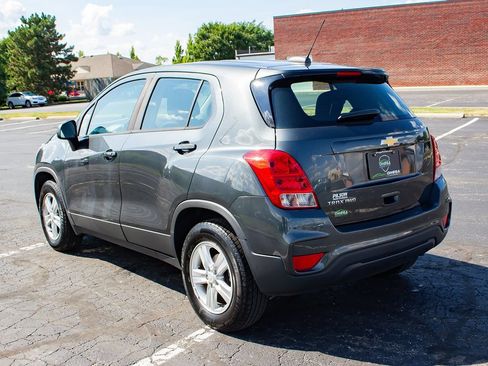 Used 2020 Chevrolet Trax LS AWD/4WD image 7