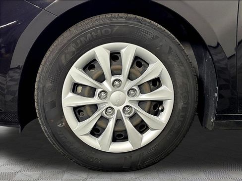 Used 2022 Kia Forte Sedan FWD image 32