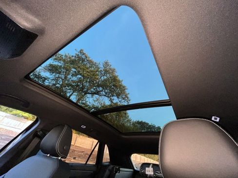 New 2026 Volkswagen Atlas Cross Sport SE image 30