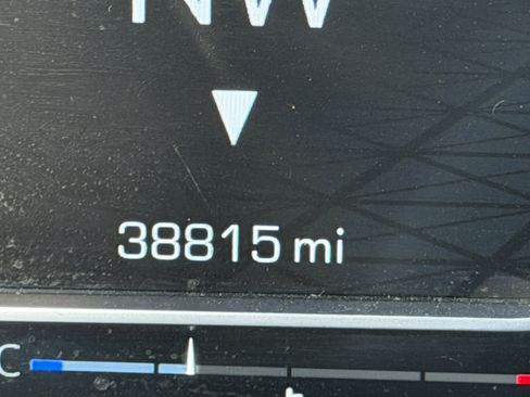 Used 2023 GMC Sierra 1500 SLT w/ SLT Premium Plus Package image 21