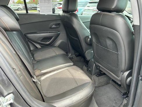 Used 2017 Chevrolet Trax LT w/ LT Convenience Package image 28