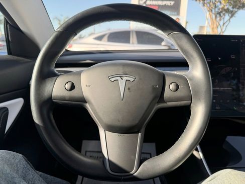 Used 2019 Tesla Model 3 Standard Range Plus image 13