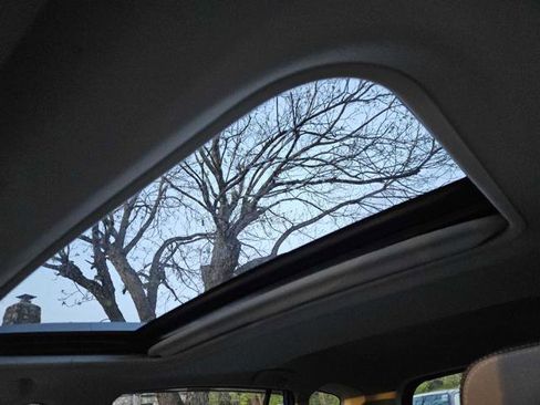 Used 2017 Toyota RAV4 XLE image 10