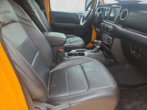 Used 2018 Jeep Wrangler Unlimited Sahara AWD/4WD image 18