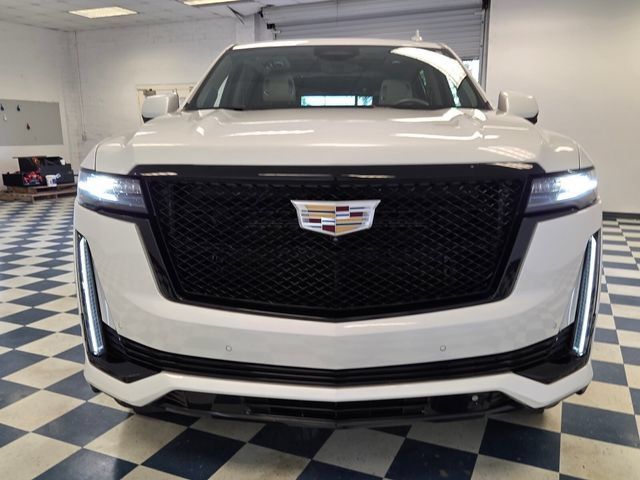 Used 2023 Cadillac Escalade ESV Sport Platinum AWD/4WD image 2