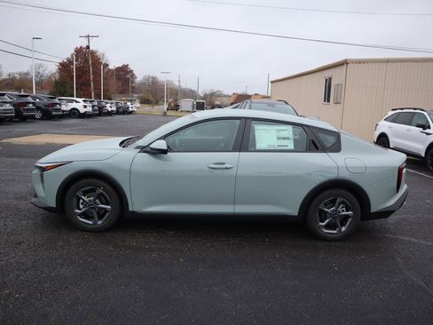 New 2025 Kia K4 LXS image 4