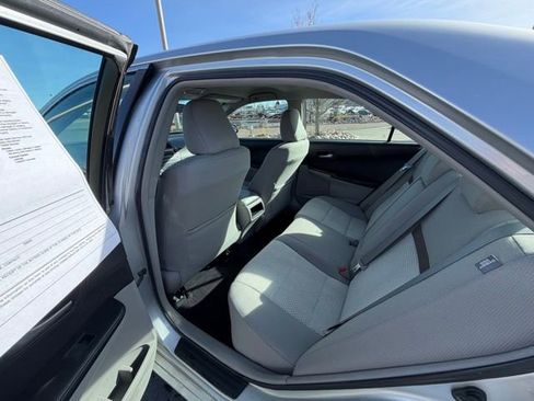 Used 2012 Toyota Camry image 21
