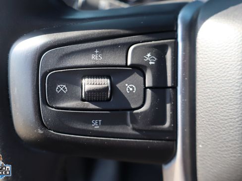 Used 2024 GMC Yukon SLT RWD image 15