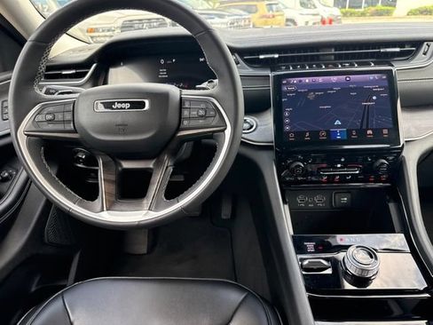 Used 2023 Jeep Grand Cherokee L Limited AWD/4WD image 22