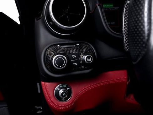 Certified 2020 Ferrari Portofino image 44