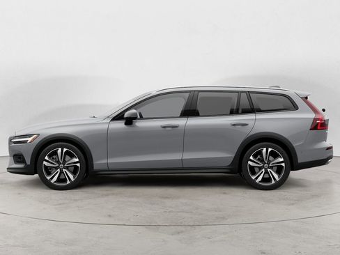 Certified 2025 Volvo V60 B5 Cross Country Plus AWD/4WD image 4