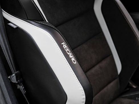 Used 2021 Ford Mustang Shelby GT500 w/ Carbon Fiber Track Pack image 55