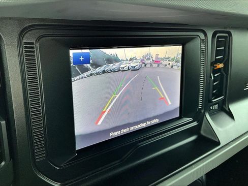 Used 2022 Ford Bronco Badlands image 14