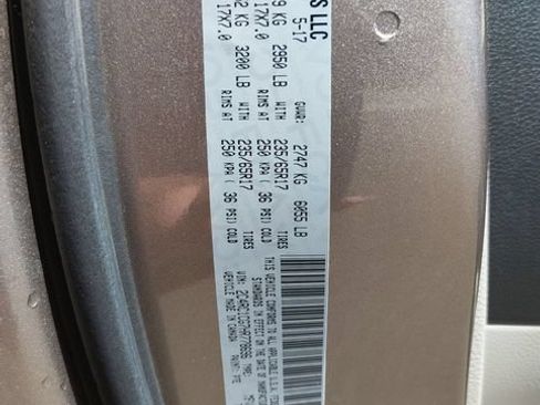 Used 2017 Chrysler Pacifica LX FWD image 15