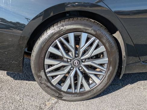 Used 2024 Nissan Altima 2.5 SV image 10