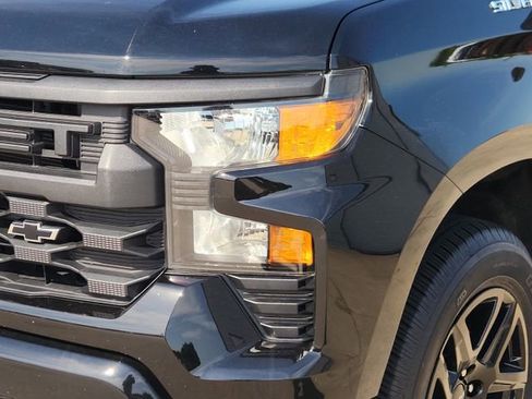 Used 2023 Chevrolet Silverado 1500 Custom AWD/4WD image 9
