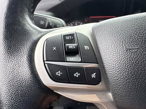Used 2023 Ford Explorer XLT w/ Equipment Group 202A AWD/4WD image 34