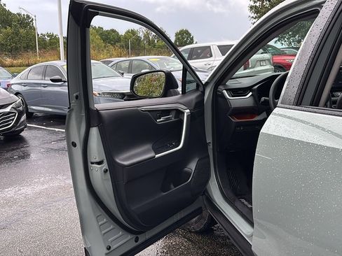 Used 2019 Toyota RAV4 Adventure image 11