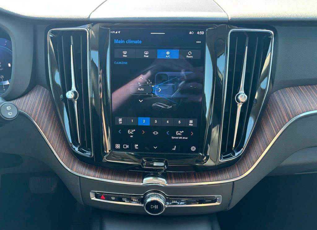 Certified 2023 Volvo XC60 B5 Plus w/ Climate Package AWD/4WD image 13