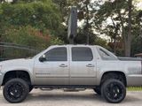 Used 2007 Chevrolet Avalanche LTZ w/ LTZ Preferred Equipment Group image 3