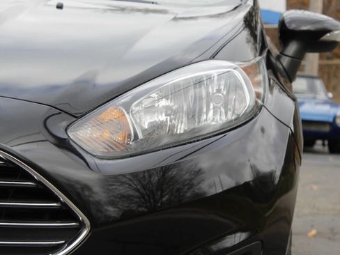 Used 2015 Ford Fiesta SE image 16