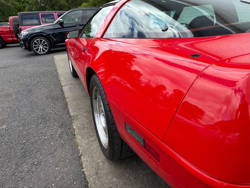 Used 1994 Chevrolet Corvette Coupe RWD image 10