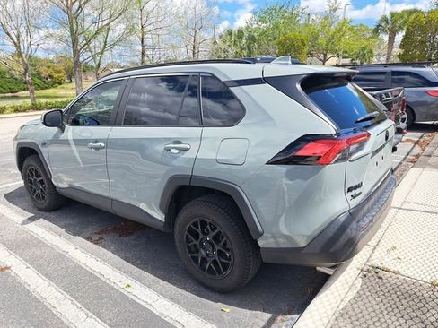 Used 2022 Toyota RAV4 XLE w/ Convenience Package image 4