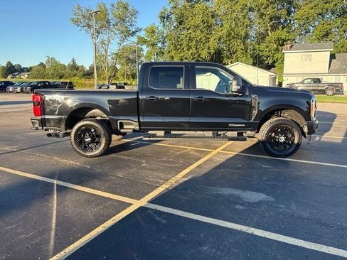Used 2025 Ford F250 XLT w/ Black Appearance Package AWD/4WD image 2