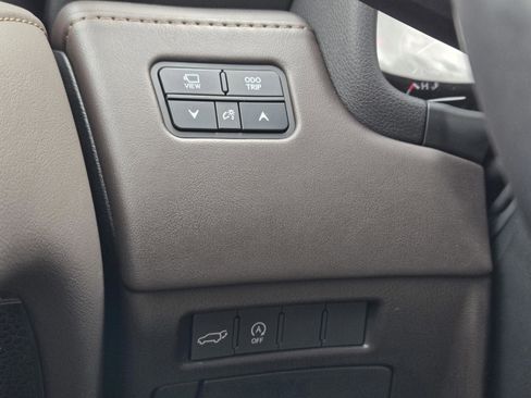 Used 2023 Lexus LX 600 4WD w/ Appearance Package image 21