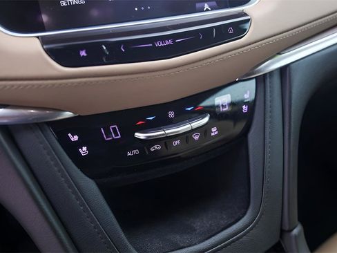 Used 2019 Cadillac XT5 Platinum image 19
