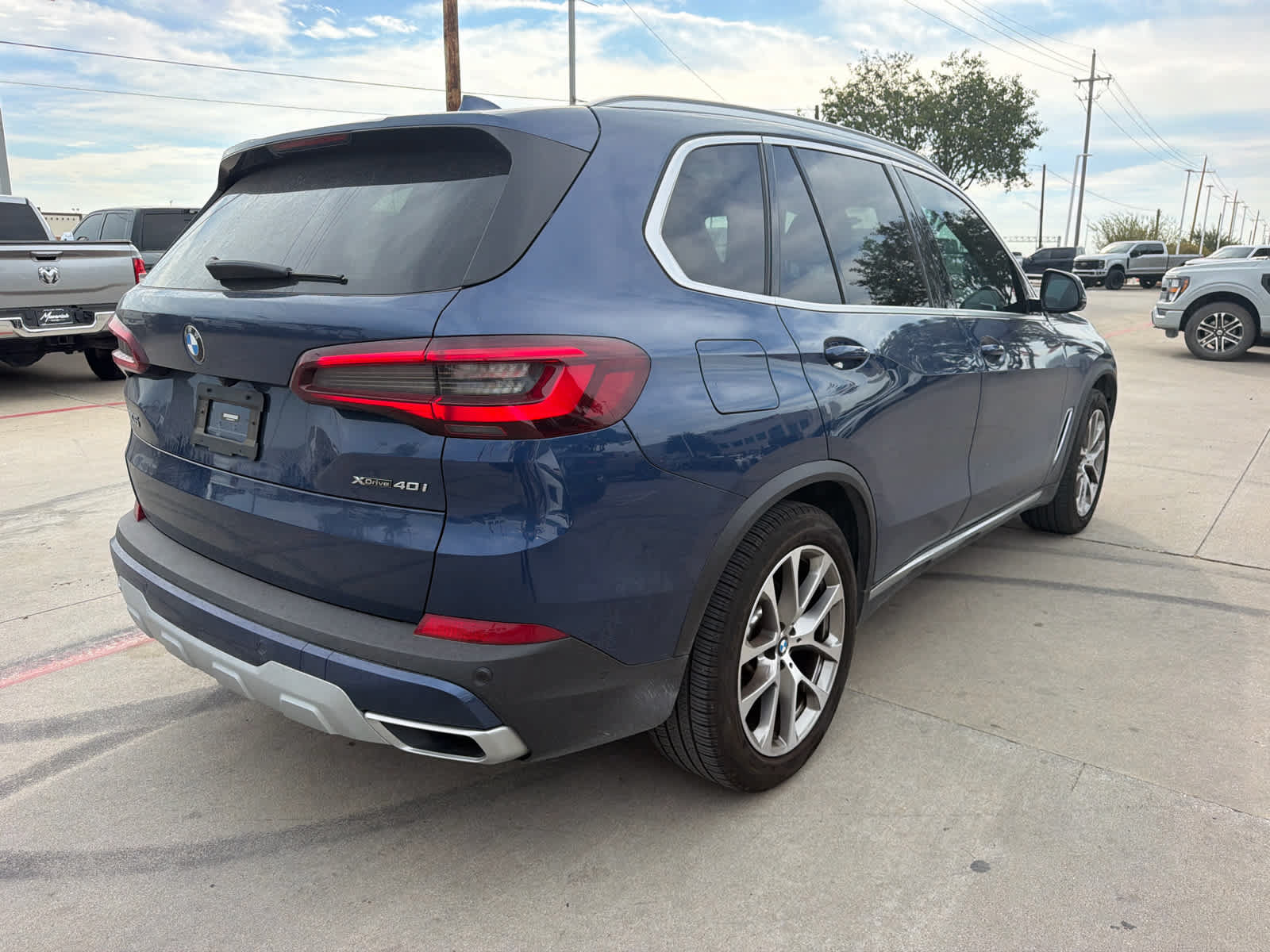 Used 2022 BMW X5 xDrive40i w/ Premium Package AWD/4WD image 4