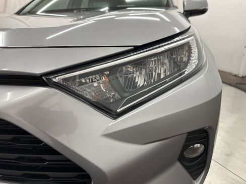 Used 2021 Toyota RAV4 XLE Premium image 32