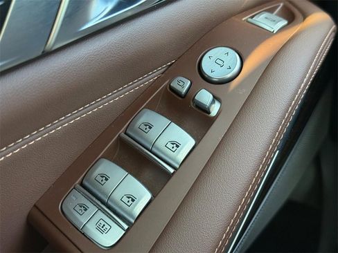 Used 2023 BMW X7 xDrive40i w/ Premium Package image 21