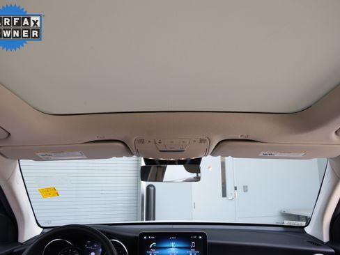 Certified 2022 Mercedes-Benz GLC 300 image 29