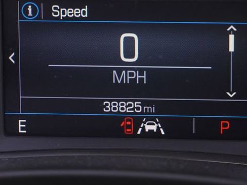 Used 2024 GMC Terrain SLE image 32